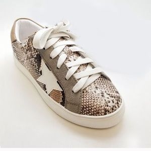 Snake print Golden Goose look-a-like sneaker 7.5